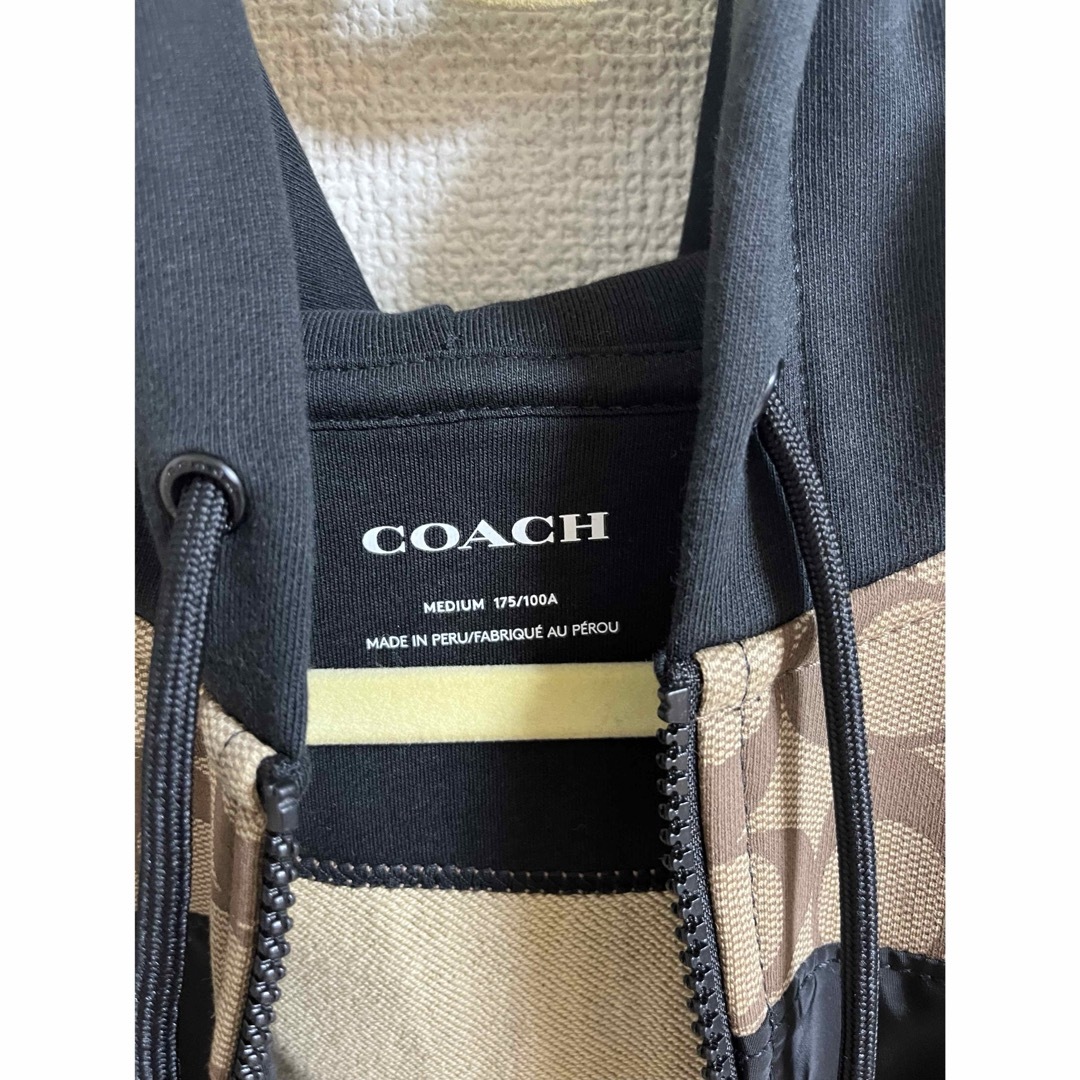 COACH(コーチ)の新品未使用品COACHシグネーチャーフーディー メンズのトップス(パーカー)の商品写真