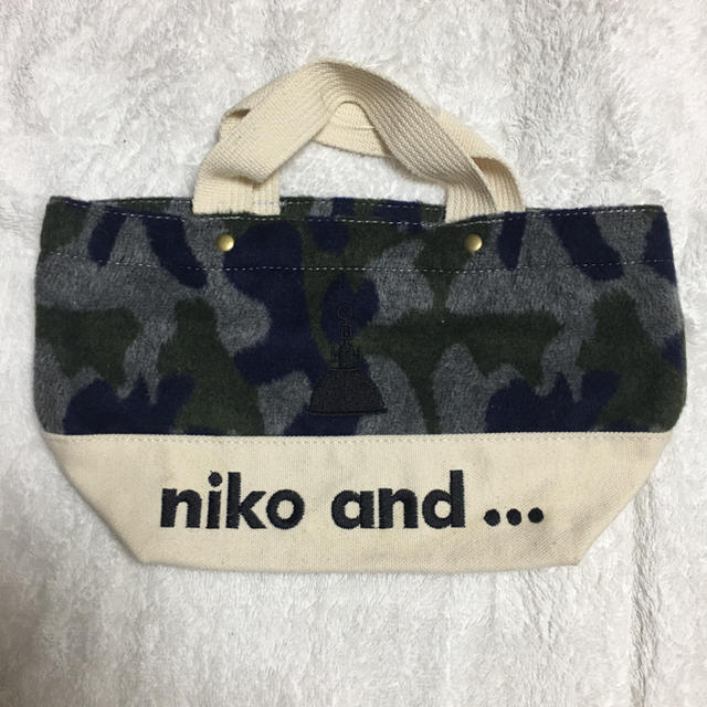 niko and...(ニコアンド)のniko and...トート ミニ 迷彩柄 レディースのバッグ(トートバッグ)の商品写真