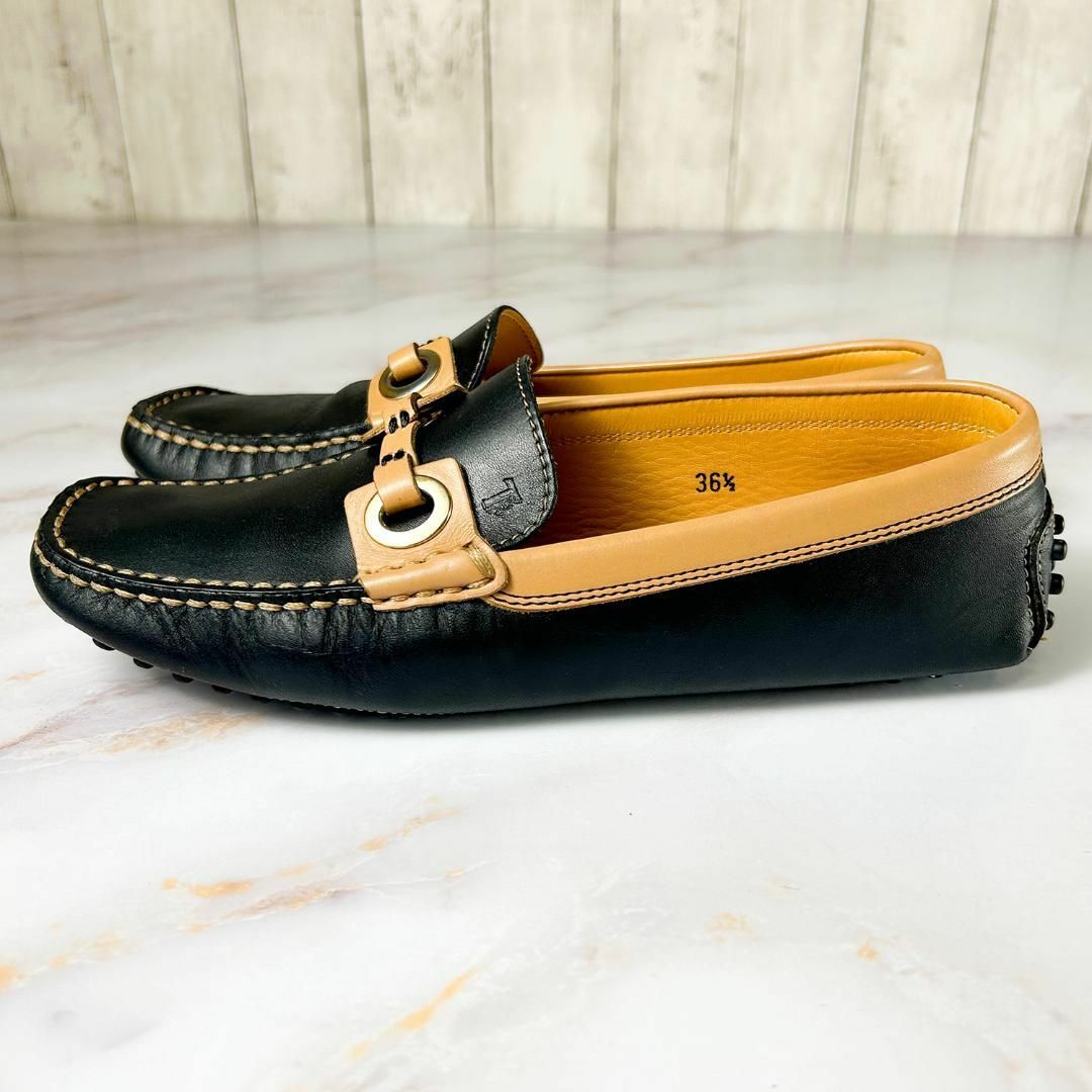 TOD'S(トッズ)の【美品】トッズ　ドライビングシューズ　レザー　ダークネイビー　36.5サイズ レディースの靴/シューズ(ローファー/革靴)の商品写真