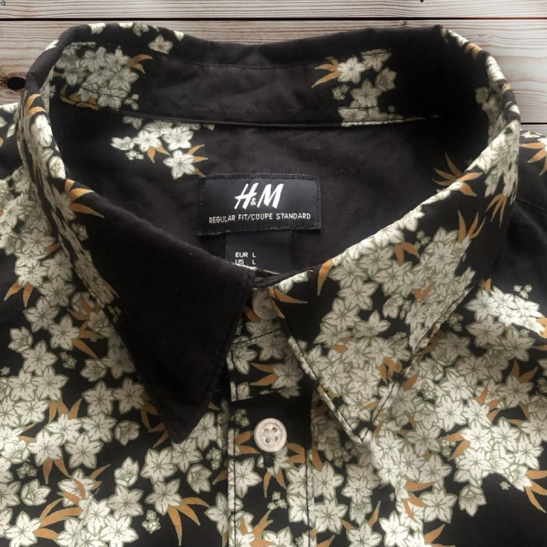H&M(エイチアンドエム)のH&M フィットコットンシャツ 黒柄  L メンズのトップス(シャツ)の商品写真
