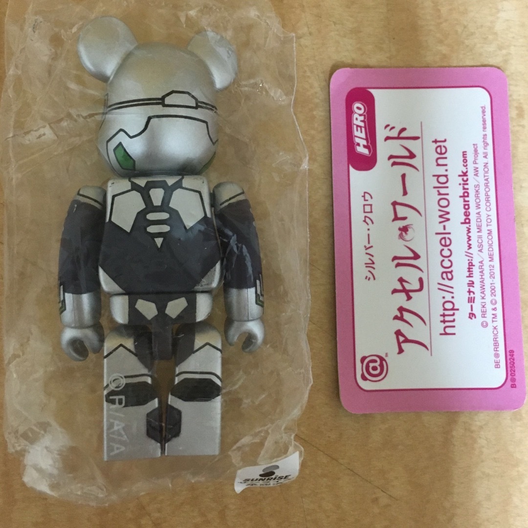 BE@RBRICK(ベアブリック)のベアブリック　シリーズ25 HERO アクセルワールド エンタメ/ホビーのおもちゃ/ぬいぐるみ(キャラクターグッズ)の商品写真