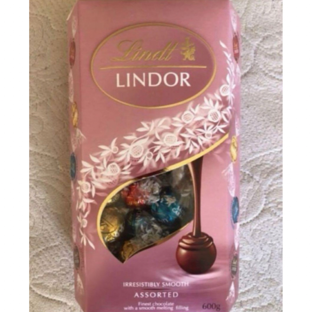 リンツ リンドール チョコレート　ピンクアソート　コストコ 食品/飲料/酒の食品(菓子/デザート)の商品写真