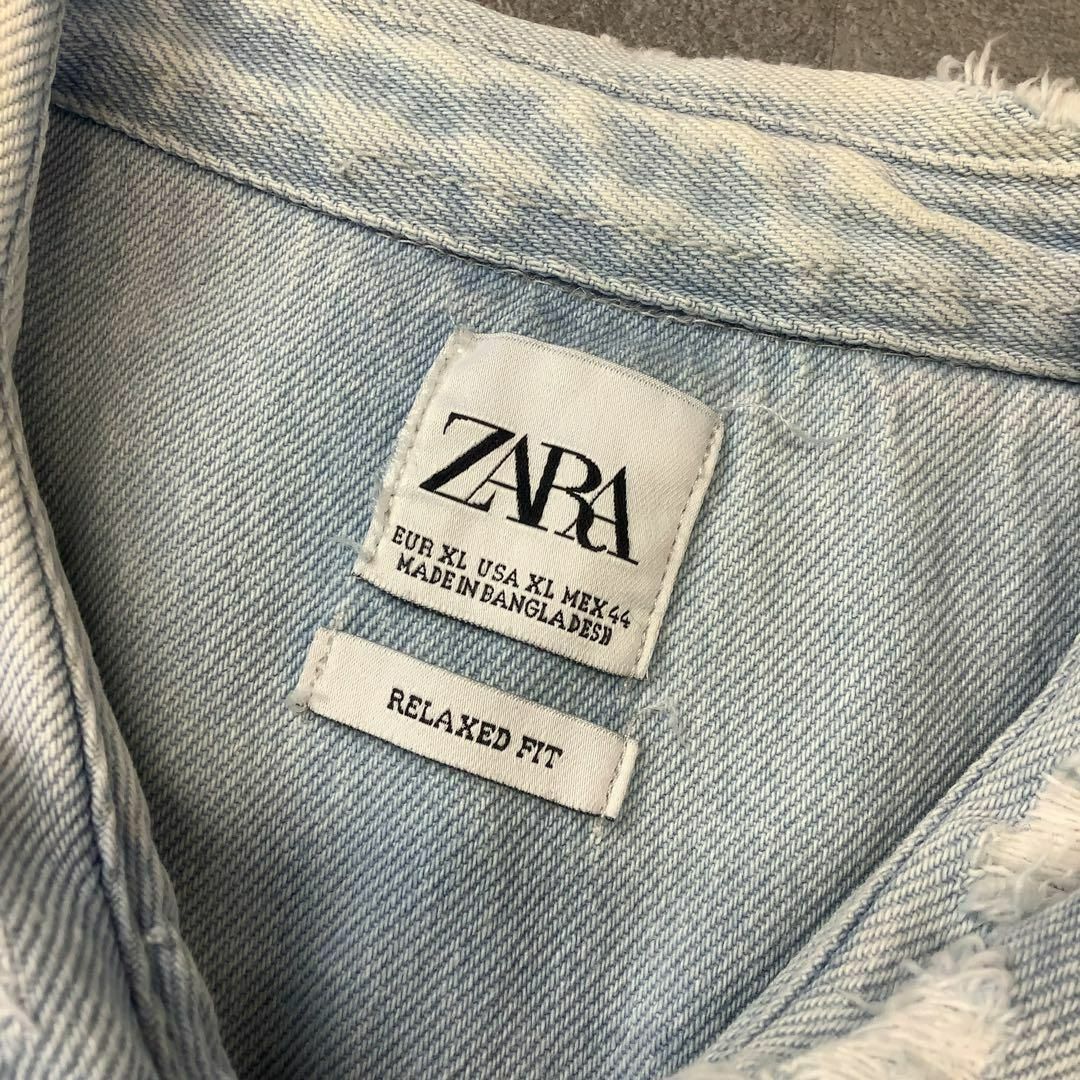 ZARA(ザラ)のZARA クラッシック デニム シャツ ジャケット ダメージ 加工 ライトブルー レディースのトップス(シャツ/ブラウス(長袖/七分))の商品写真