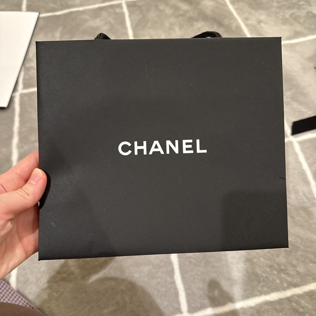 CHANEL(シャネル)の【CHANEL】紙袋　未使用 レディースのバッグ(ショップ袋)の商品写真