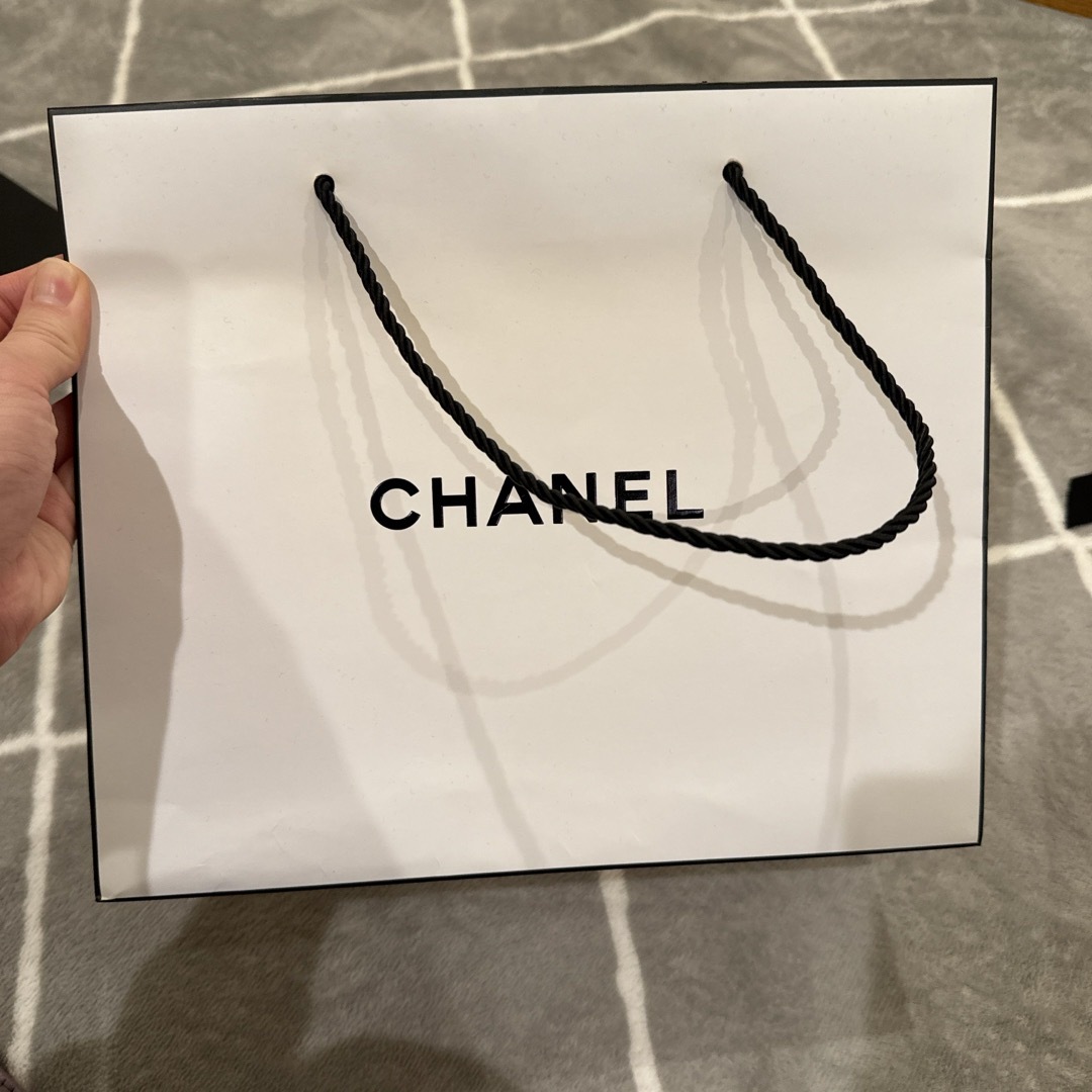 CHANEL(シャネル)の【CHANEL】紙袋　未使用 レディースのバッグ(ショップ袋)の商品写真