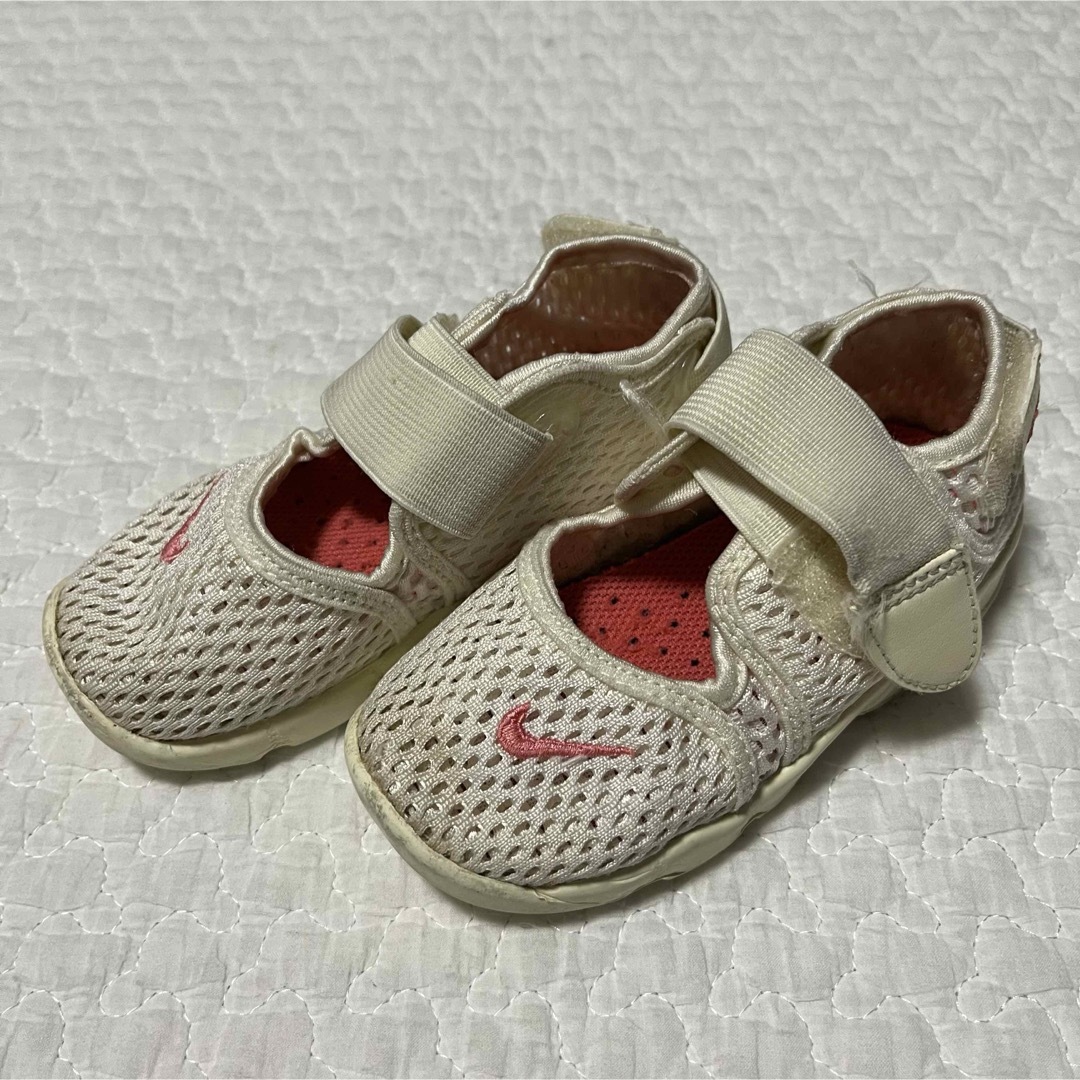 NIKE(ナイキ)のNIKE エアリフト 白ピンク 13cm キッズ キッズ/ベビー/マタニティのベビー靴/シューズ(~14cm)(サンダル)の商品写真