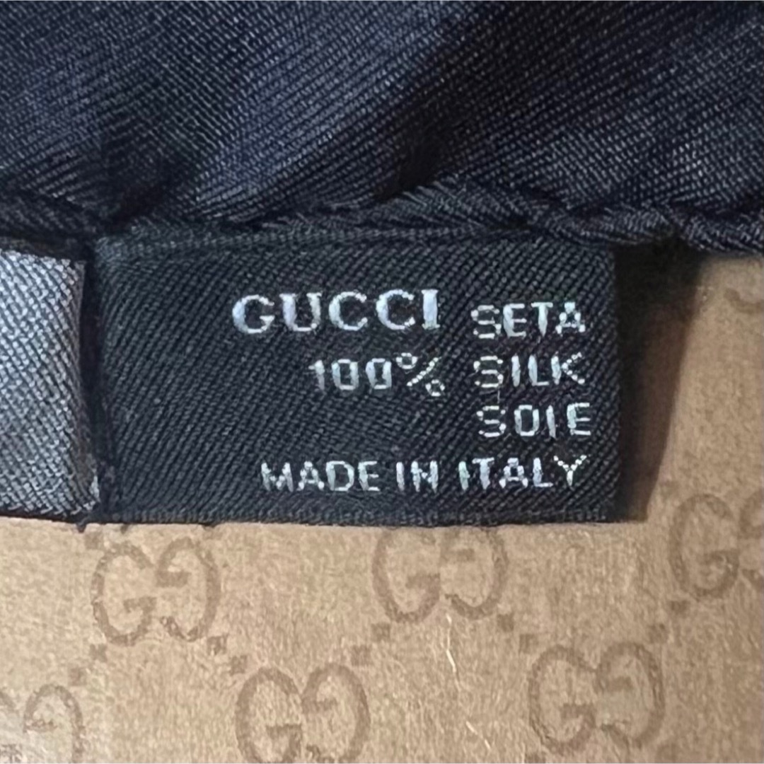 Gucci(グッチ)の希少♡シルク100％♡美品♡GUCCI グッチ アイテム デザイン スカーフ レディースのファッション小物(バンダナ/スカーフ)の商品写真
