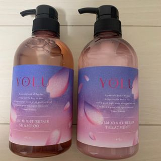 ヨル(YUL)のYOLU ヨル サクラ シャンプー　トリートメント　リペアヘアケアセット (シャンプー)