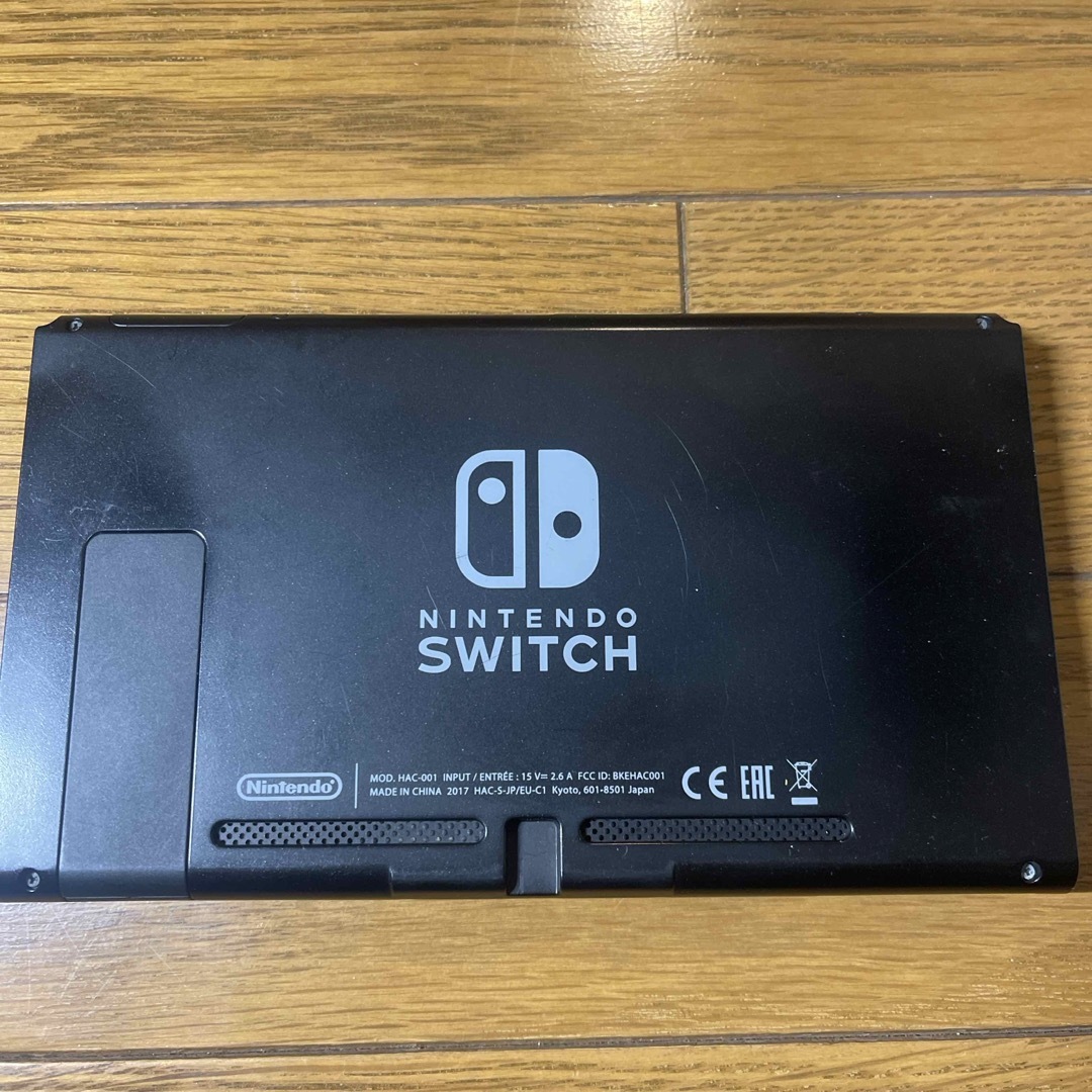 Nintendo Switch(ニンテンドースイッチ)の旧型　Nintendo　Switch　スイッチ　任天堂　本体　のみ エンタメ/ホビーのゲームソフト/ゲーム機本体(家庭用ゲーム機本体)の商品写真