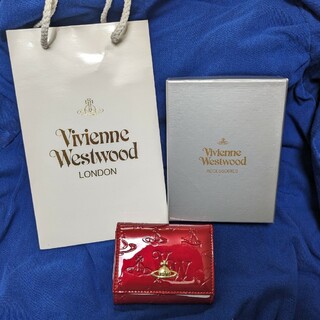 Vivienne Westwood - 【新品未使用】　ヴィヴィアンウエストウッド 三つ折財布　赤　エナメル　がま口