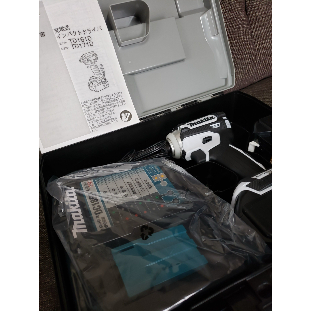 Makita(マキタ)の☆超希少☆　マキタ　インパクドライバー　TD171DRGXW【新品】 スポーツ/アウトドアの自転車(工具/メンテナンス)の商品写真