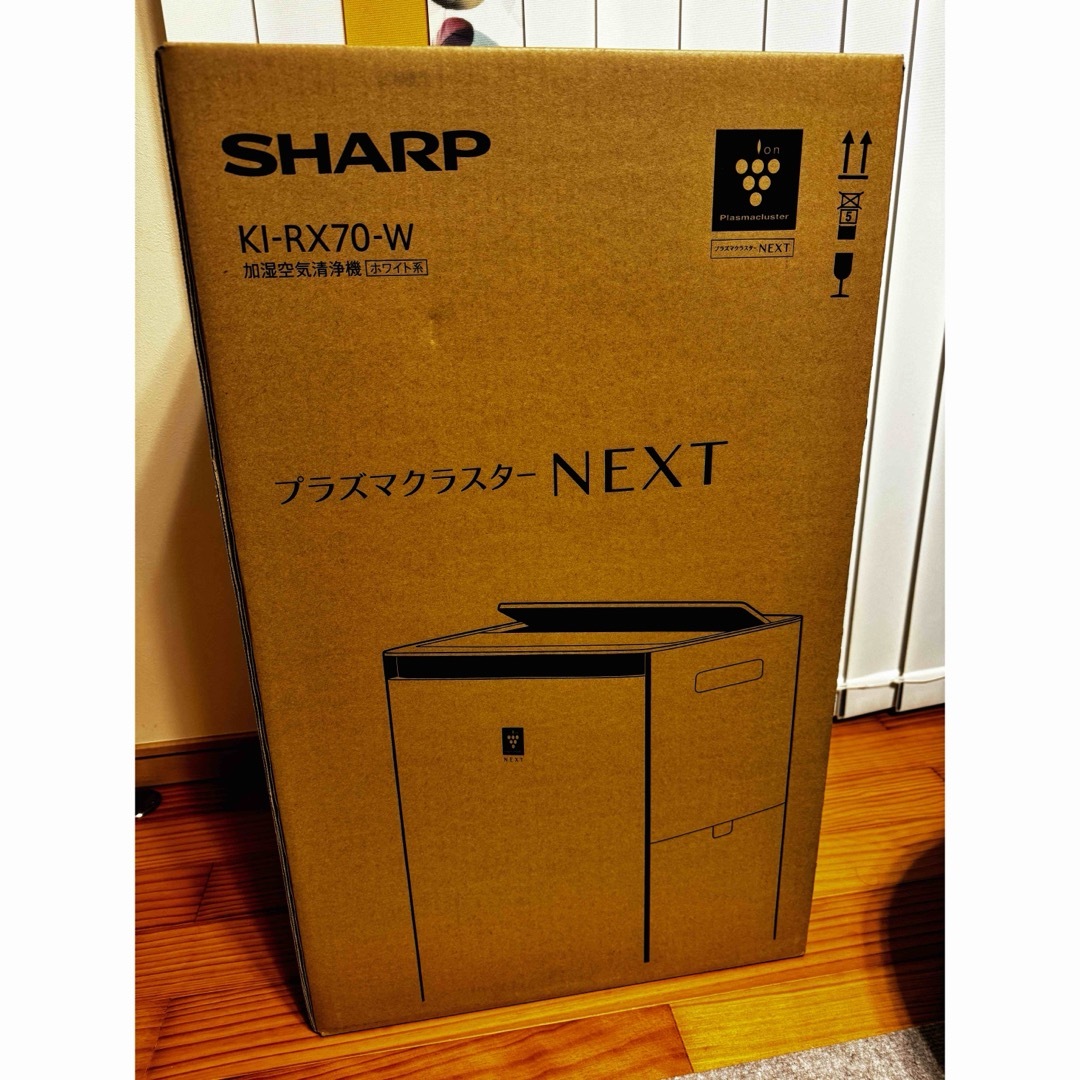 SHARP(シャープ)のSHARP 加湿空気清浄機 KI-RX70-W スマホ/家電/カメラの生活家電(空気清浄器)の商品写真