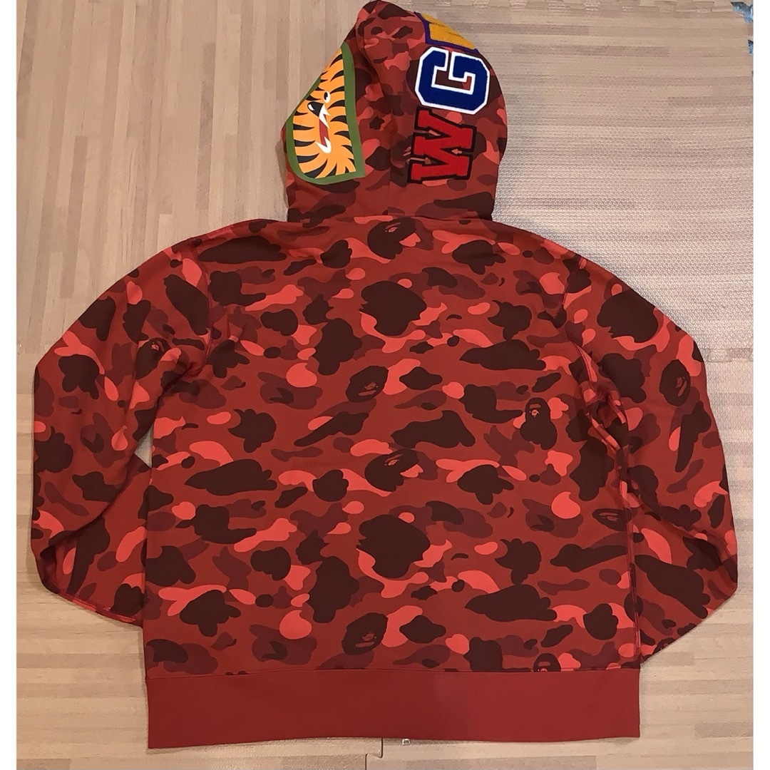 正規品でお間違いないでしょうかA BATHING APE シャークパーカー　2XL