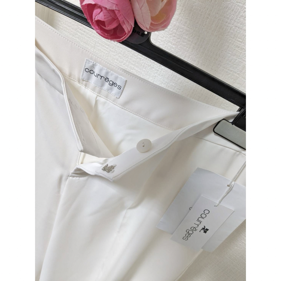 Courreges(クレージュ)のcourreges❤️新品※❤️クレージュオフホワイトの八分丈パンツ40 レディースのパンツ(カジュアルパンツ)の商品写真