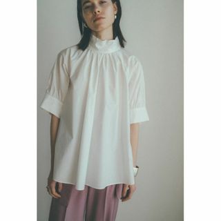 クラネ(CLANE)のCLANE    STAND UP COLLAR GATHER TOPS(シャツ/ブラウス(半袖/袖なし))