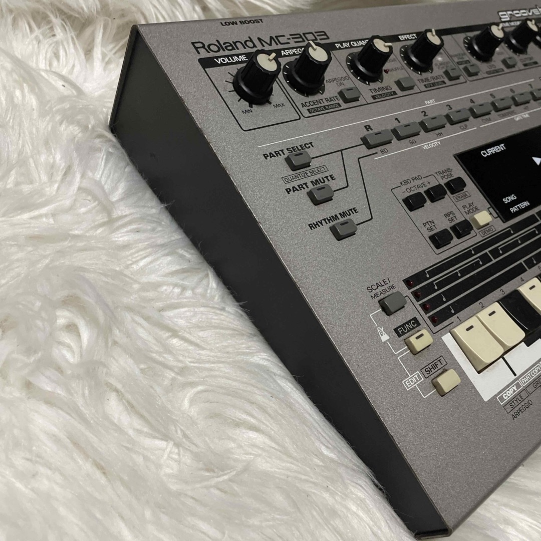 Roland MC-303 本体のみ 箱無し 動作確認済み 音源モジュール Roland MC-303 本体のみ 箱無し 動作確認済み 音源モジュール