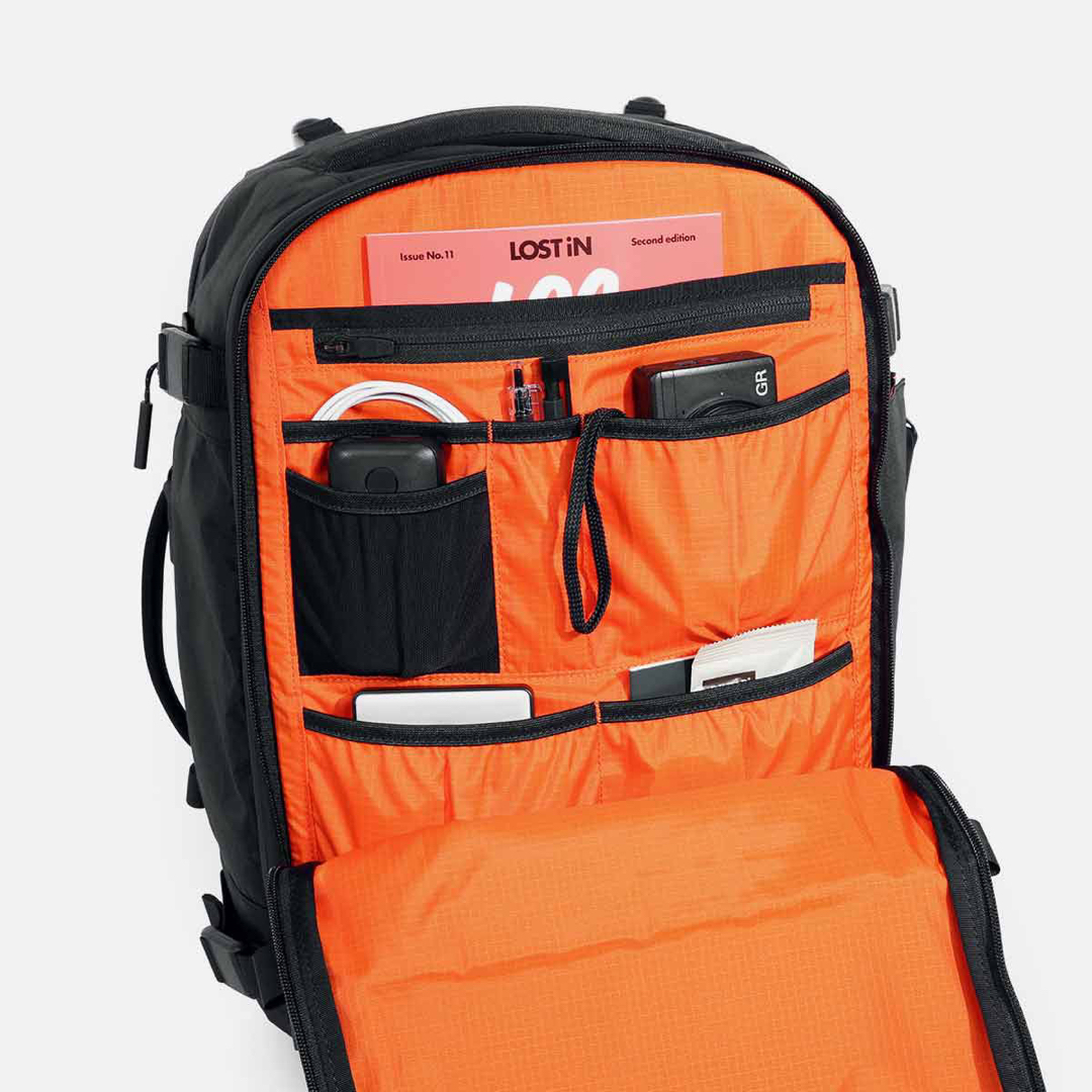 AER(エアー)のAer Travel Pack 3 Small X-Pac メンズのバッグ(バッグパック/リュック)の商品写真