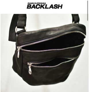 イサムカタヤマバックラッシュ(ISAMUKATAYAMA BACKLASH)の✨極美品BACKLASHレザーショルダーバッグ(ショルダーバッグ)