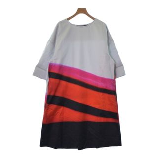 ドリスヴァンノッテン(DRIES VAN NOTEN)のDRIES VAN NOTEN ワンピース XS グレーx赤x黒(総柄) 【古着】【中古】(ひざ丈ワンピース)