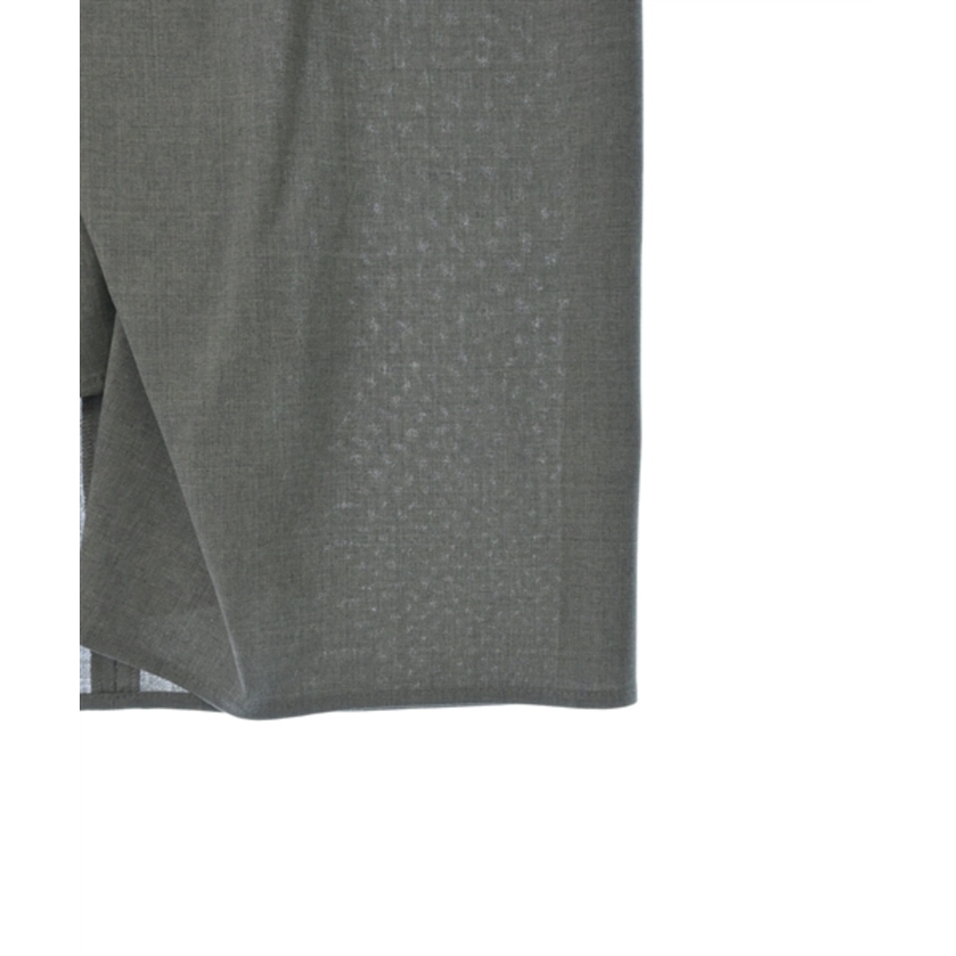 BRUNELLO CUCINELLI(ブルネロクチネリ)のBRUNELLO CUCINELLI ひざ丈スカート 42(M位) グレー 【古着】【中古】 レディースのスカート(ひざ丈スカート)の商品写真