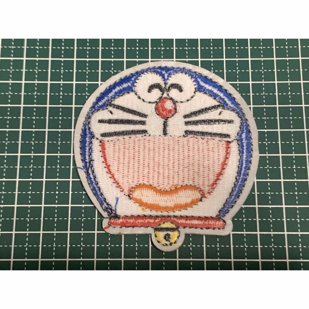 ★週末お値下げ★ドラえもん  刺繍  ワッペン  大きめ ハンドメイドの素材/材料(各種パーツ)の商品写真