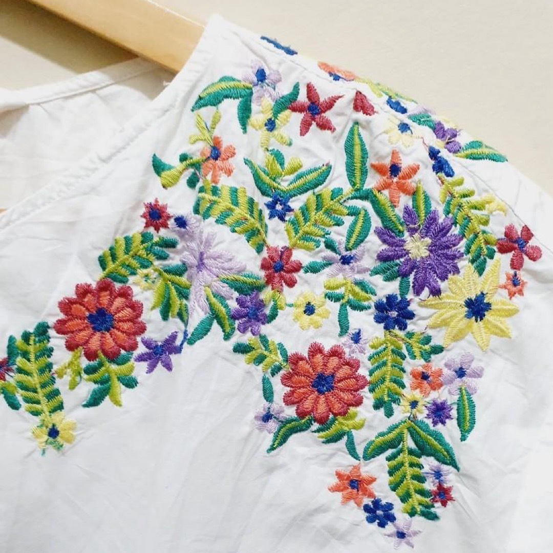 ZARA(ザラ)のザラ ZARA 半袖Tシャツ トップス カットソー 花柄 刺繍 ホワイト L 白 レディースのトップス(Tシャツ(半袖/袖なし))の商品写真