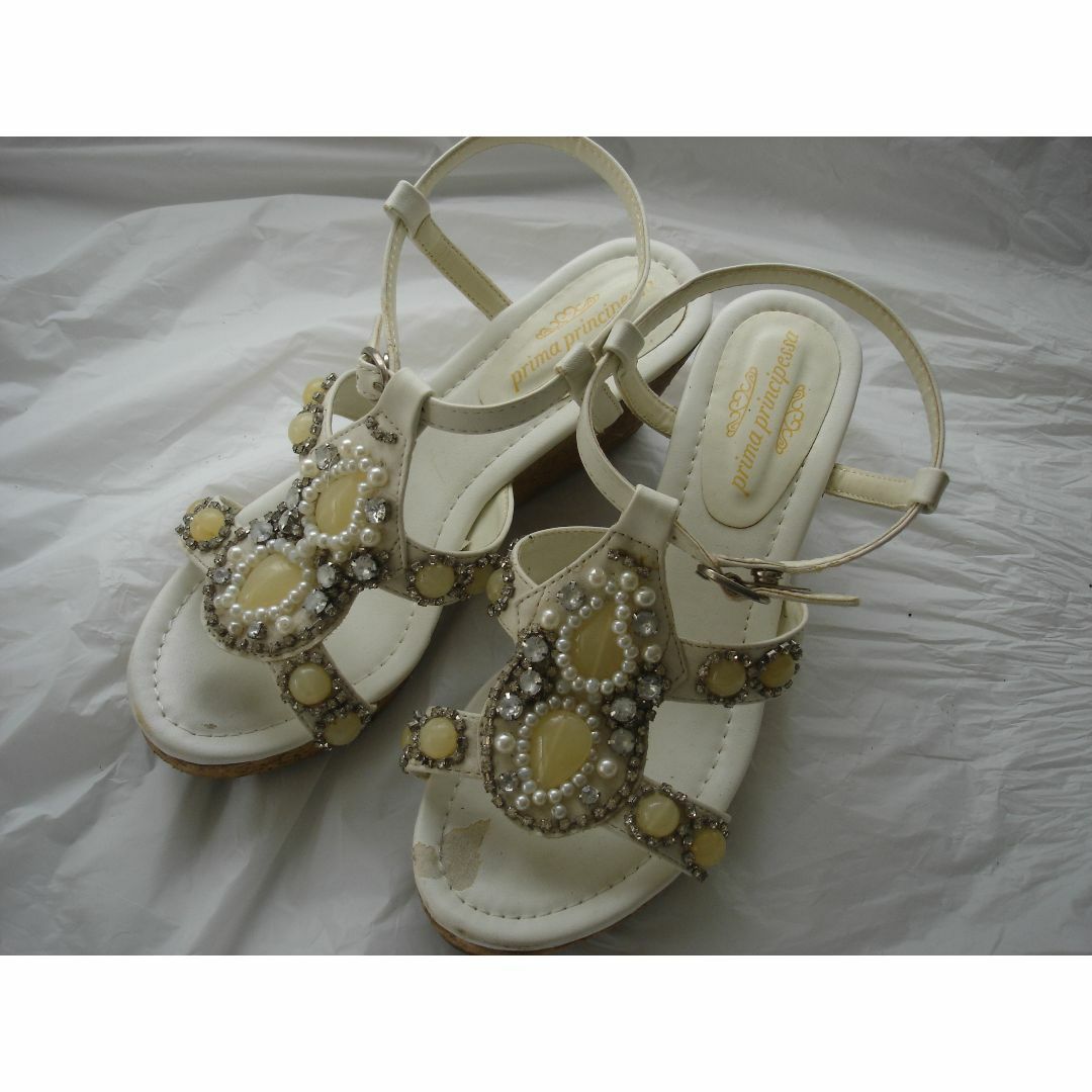 prima principessa(プリマプリンチペッサ)のprima principessaプリマプリンチペッサのサンダル白☆彡USED レディースの靴/シューズ(サンダル)の商品写真