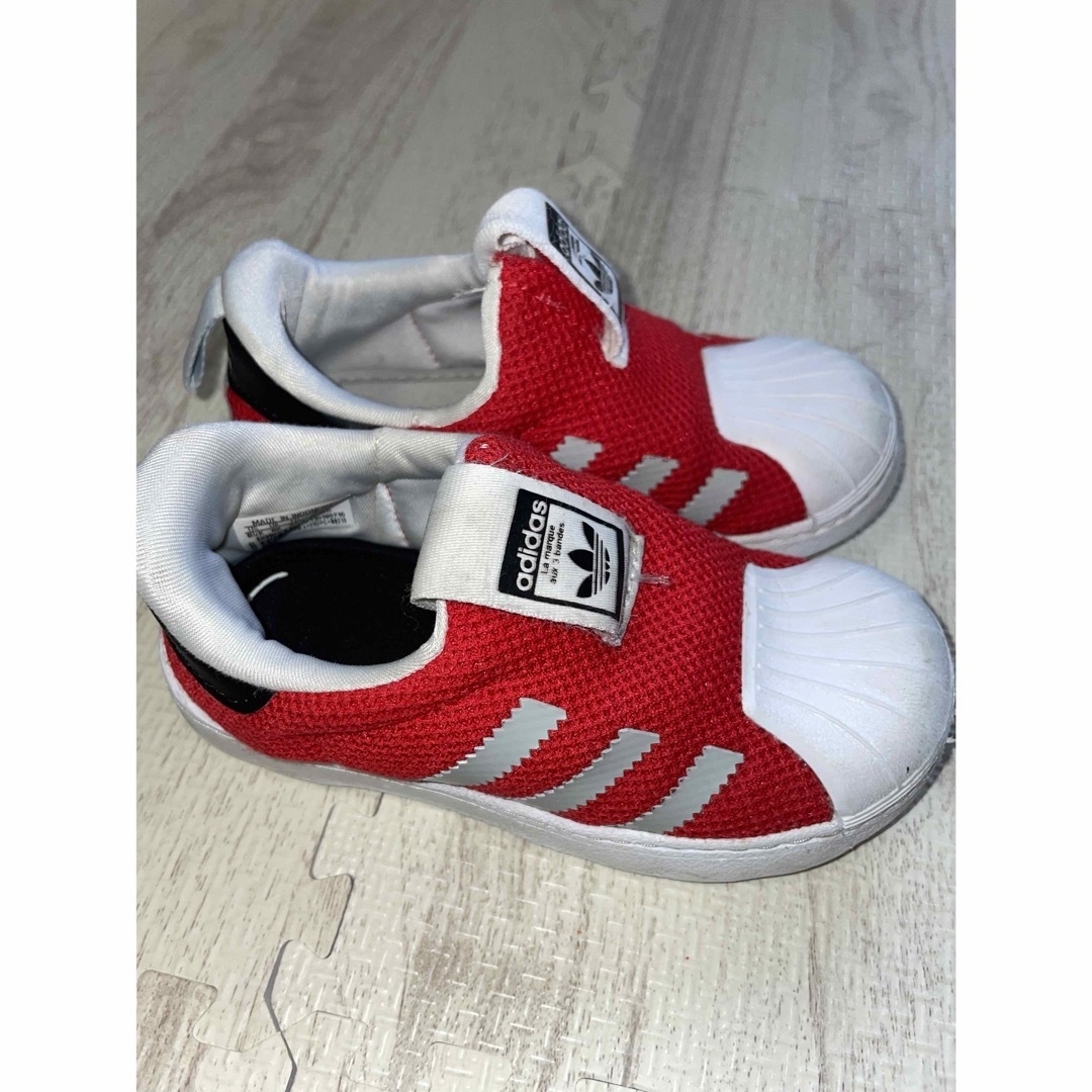 adidas(アディダス)の子供　スニーカー　adidas 15.0cm キッズ/ベビー/マタニティのキッズ靴/シューズ(15cm~)(スニーカー)の商品写真