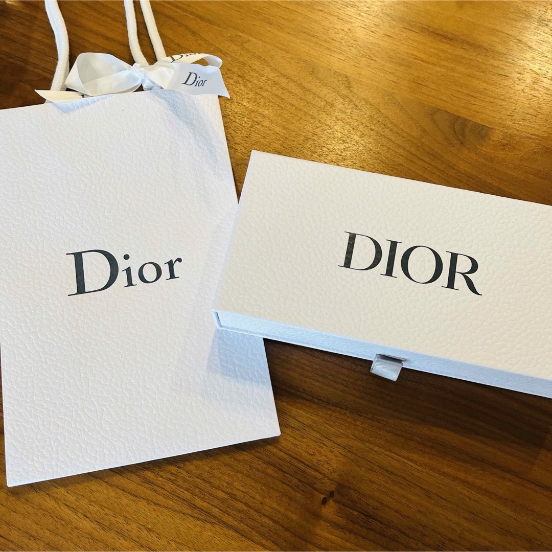 Dior(ディオール)の【新品・未使用品】ショッパー付き✴︎ディオール ビューティーディスカバリーキット コスメ/美容のキット/セット(コフレ/メイクアップセット)の商品写真