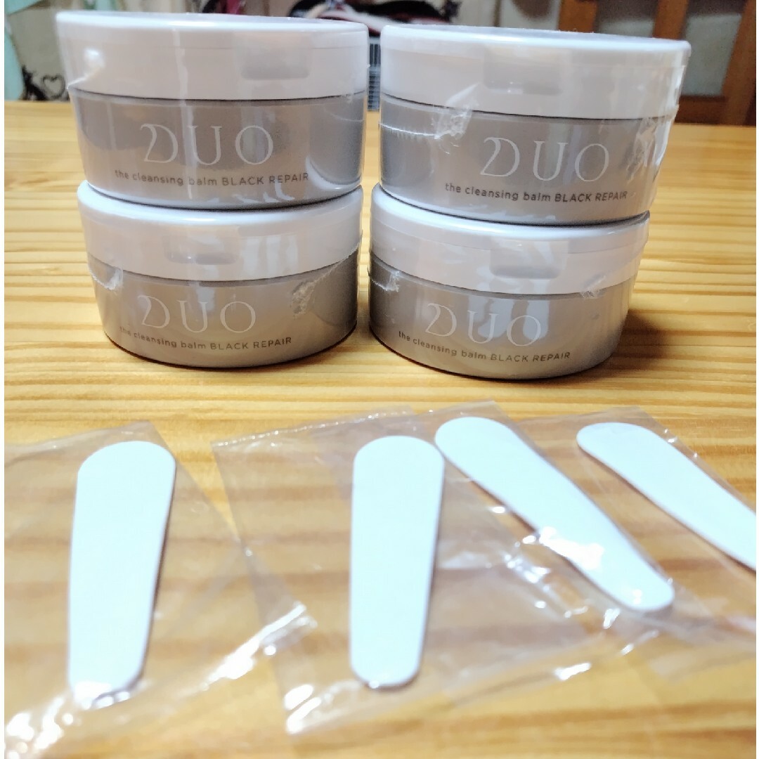 DUO(デュオ)のDUO クレンジングバーム ブラックリペア 90g✕4 コスメ/美容のスキンケア/基礎化粧品(クレンジング/メイク落とし)の商品写真