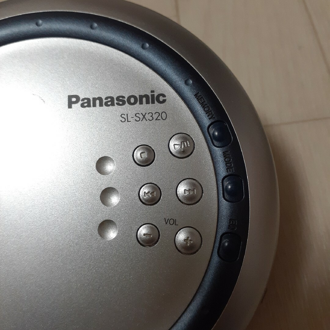 Panasonic(パナソニック)のポータブルCDプレーヤー　Panasonic　SL-SX320-S スマホ/家電/カメラのオーディオ機器(ポータブルプレーヤー)の商品写真