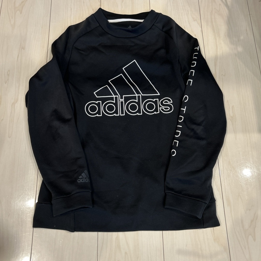 adidas(アディダス)のadidas トレーナー 130 キッズ/ベビー/マタニティのキッズ服男の子用(90cm~)(Tシャツ/カットソー)の商品写真