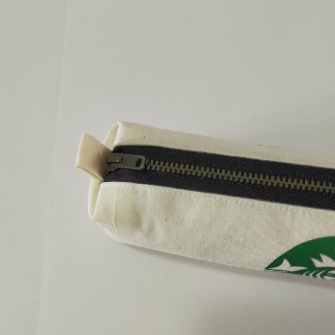 Starbucks Coffee(スターバックスコーヒー)のペンケース　ハンドメイド ハンドメイドの文具/ステーショナリー(その他)の商品写真