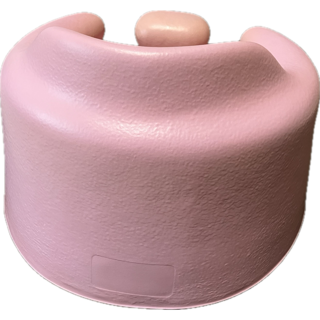 Bumbo(バンボ)のBumbo バンボ　ピンク　 ベビーチェア キッズ/ベビー/マタニティの寝具/家具(収納/チェスト)の商品写真