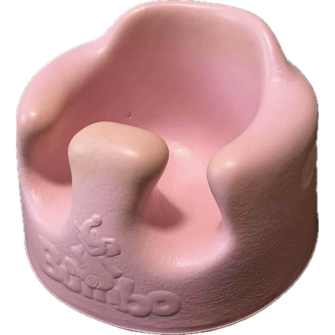 Bumbo(バンボ)のBumbo バンボ　ピンク　 ベビーチェア キッズ/ベビー/マタニティの寝具/家具(収納/チェスト)の商品写真