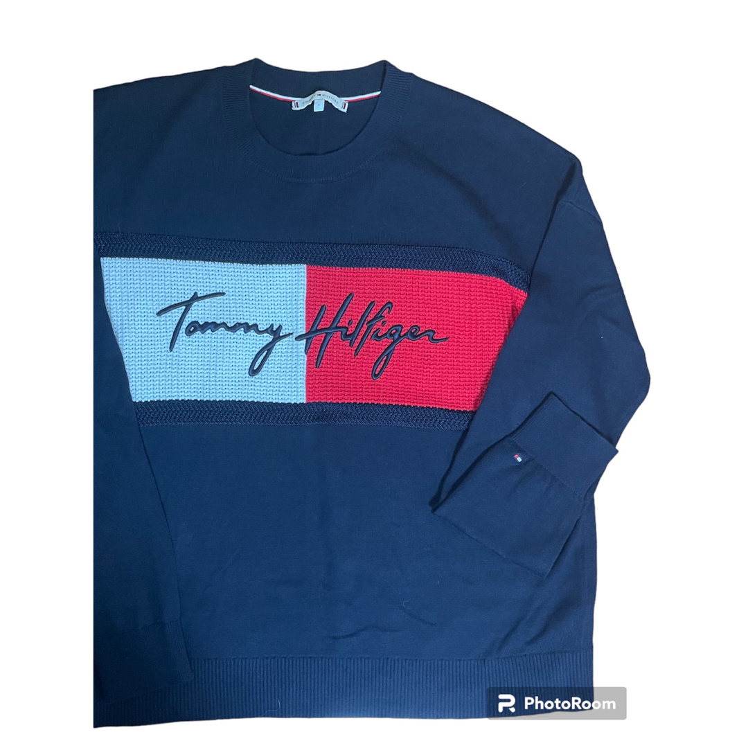 トミーヒルフィガー　TOMMY 春　薄手　ニット　セーター　ネイビー　紺　ロゴ レディースのトップス(ニット/セーター)の商品写真