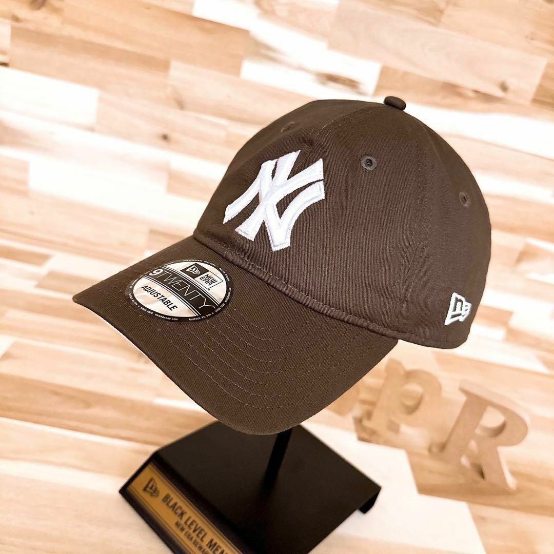 NEW ERA(ニューエラー)の春色【ニューエラ×ヤンキース】WS 1999パッチ キャップ ツバ裏ピンク 茶 メンズの帽子(キャップ)の商品写真