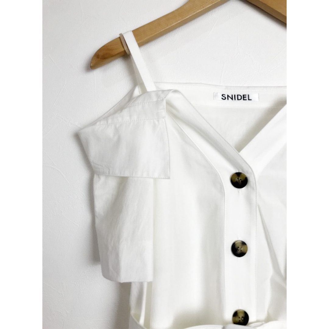 SNIDEL(スナイデル)のシャツ ブラウス スナイデル オフショル トップス キャミ シンプル おしゃれ レディースのトップス(シャツ/ブラウス(半袖/袖なし))の商品写真