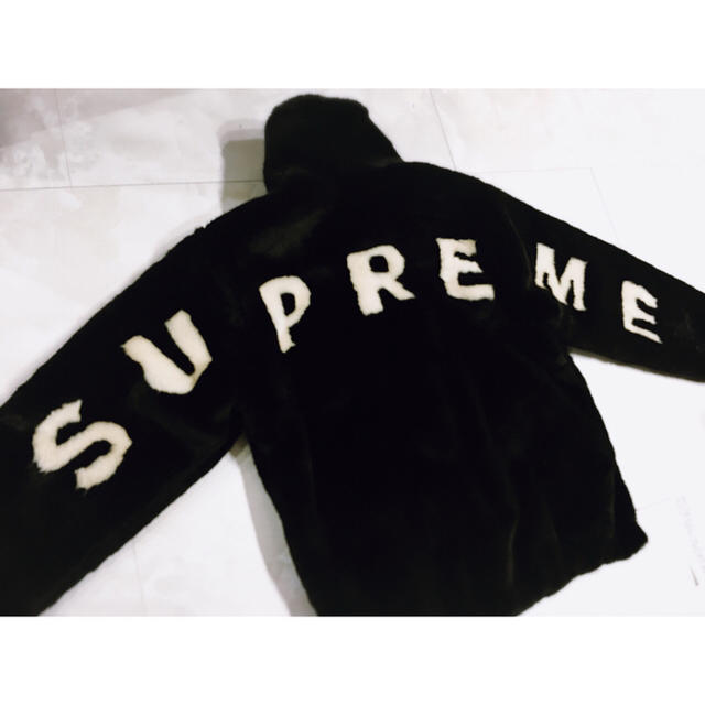 Supreme(シュプリーム)のタクヤ様専用黒Supreme Faux Fur Bomber Jacket  レディースのジャケット/アウター(毛皮/ファーコート)の商品写真