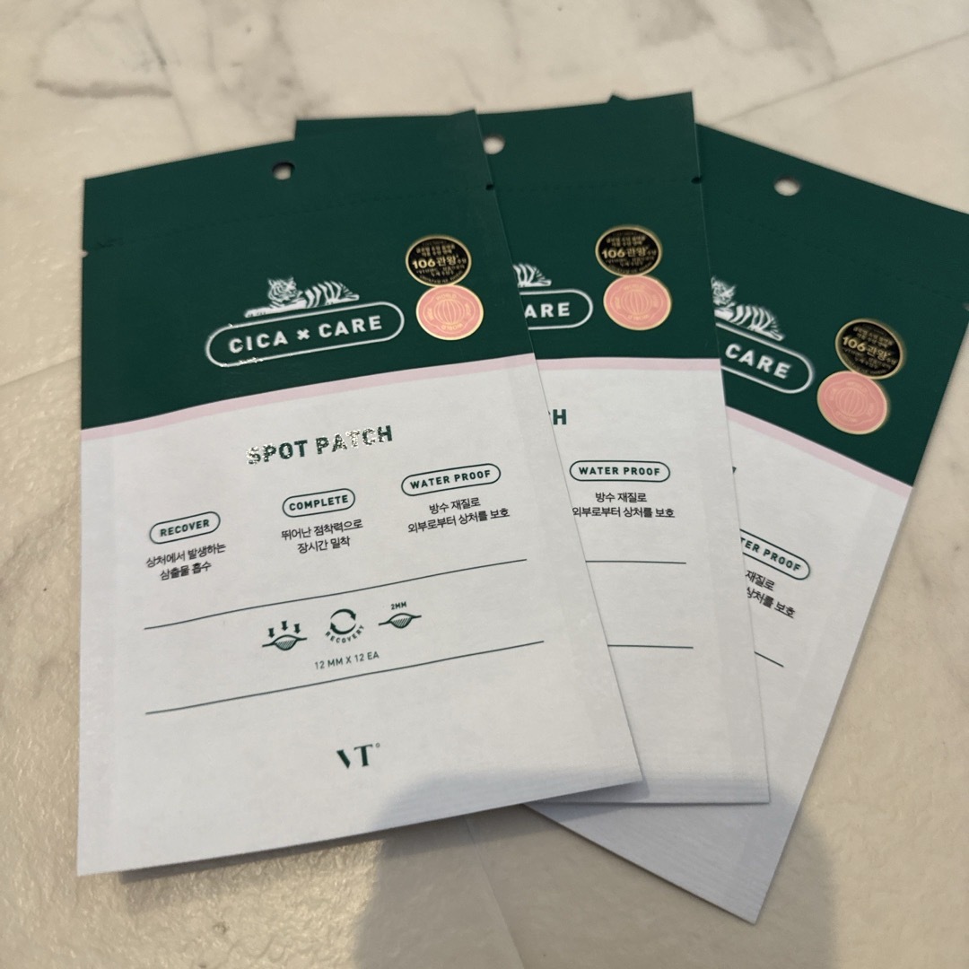 VT(ブイティー)の3枚セット　VT cosmetics CICA CARE SPOT PATCH コスメ/美容のスキンケア/基礎化粧品(パック/フェイスマスク)の商品写真