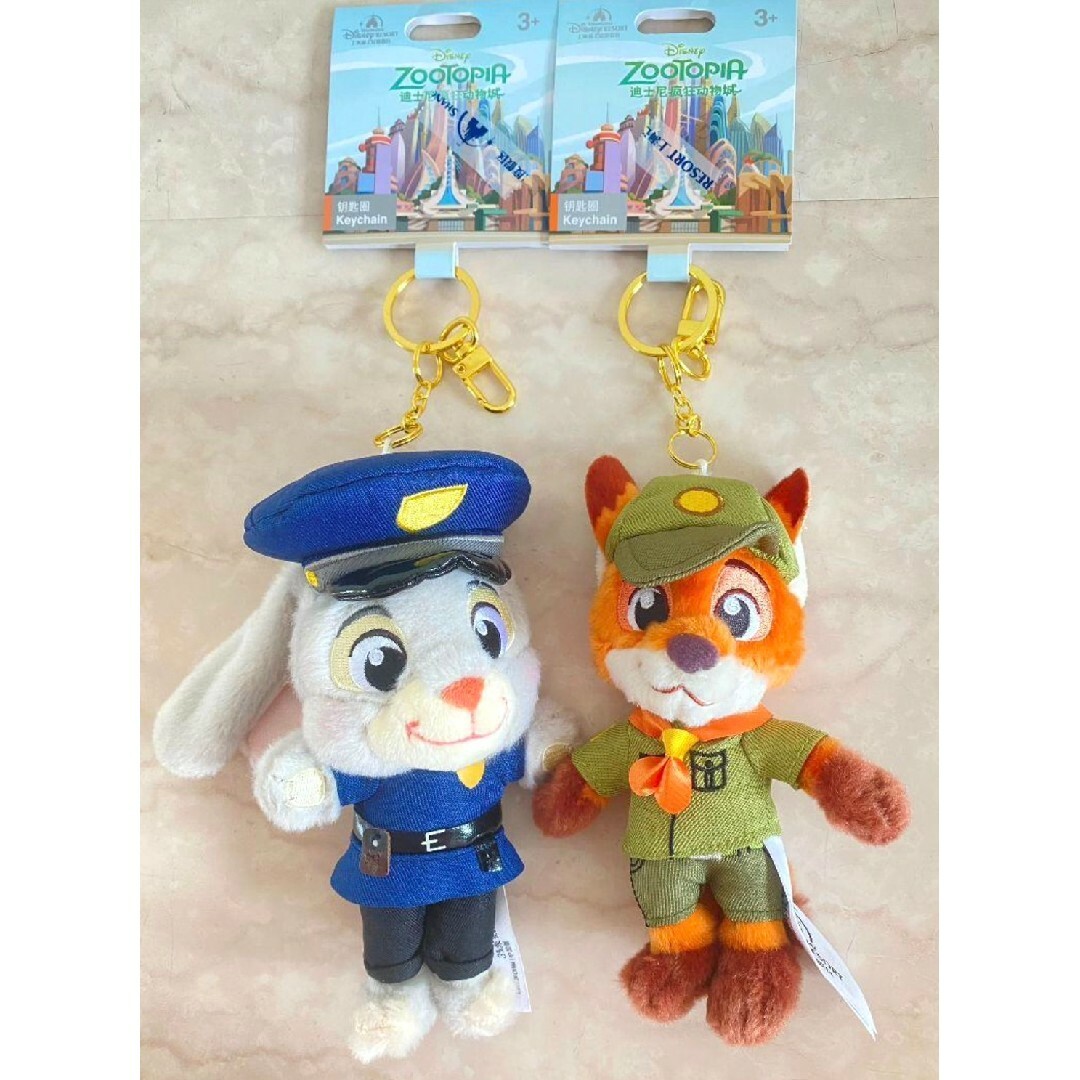 Disney(ディズニー)の新品タグ付上海ディズニー ズートピアジュディニック幼少時代ぬいぐるみキーチェーン エンタメ/ホビーのおもちゃ/ぬいぐるみ(キャラクターグッズ)の商品写真