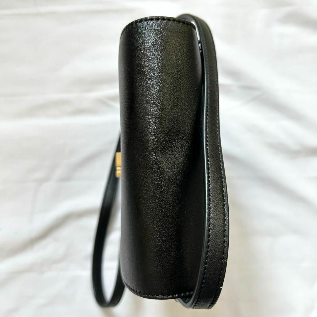agnes b.(アニエスベー)の✨極美品✨アニエスベー　ショルダーバッグ　ブラック　ブラック　メタルロゴ　レザー レディースのバッグ(ショルダーバッグ)の商品写真