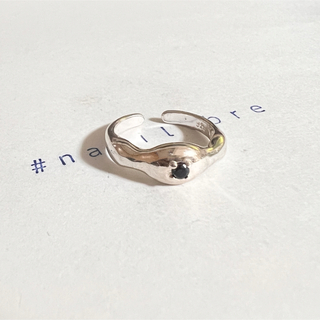 シルバーリング 925 ビジュー スムース ウェーブ シンメトリー 韓国 指輪a(リング(指輪))