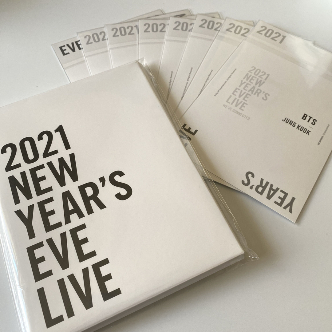防弾少年団(BTS)(ボウダンショウネンダン)のBTS 2021 NEW YEAR’S EVE LIVE ポストカード  エンタメ/ホビーのタレントグッズ(アイドルグッズ)の商品写真
