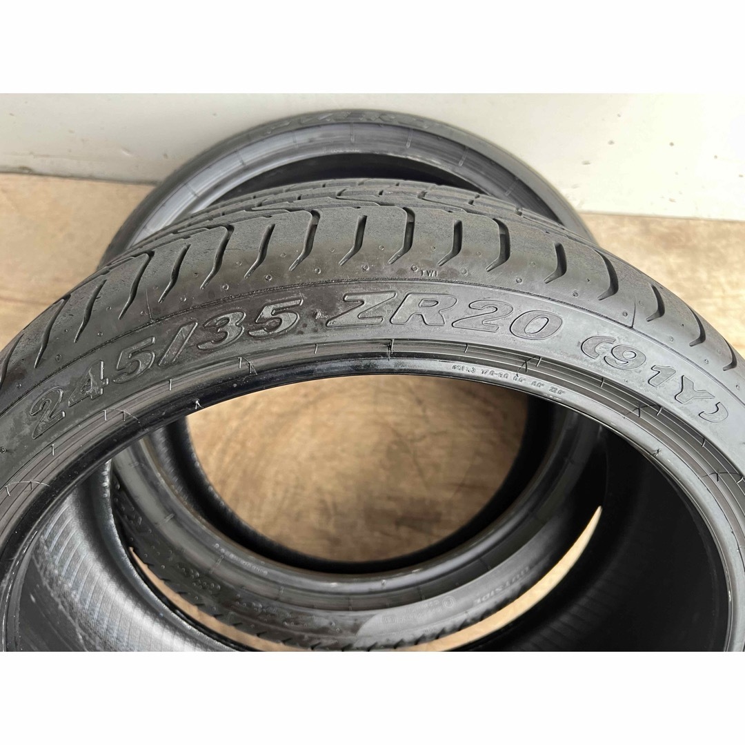 ピレリ(ピレリ)の送料込み245/35ZR20 PIRELLI P ZERO 2本セット 自動車/バイクの自動車(タイヤ)の商品写真