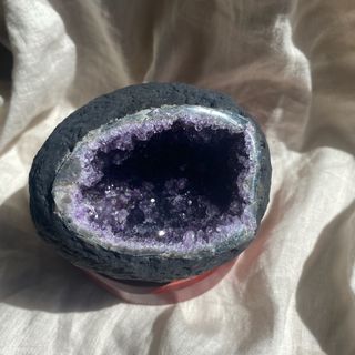 希少　!アメジストドーム　台座付き　ウルグアイ産　Amethyst Dome A(置物)