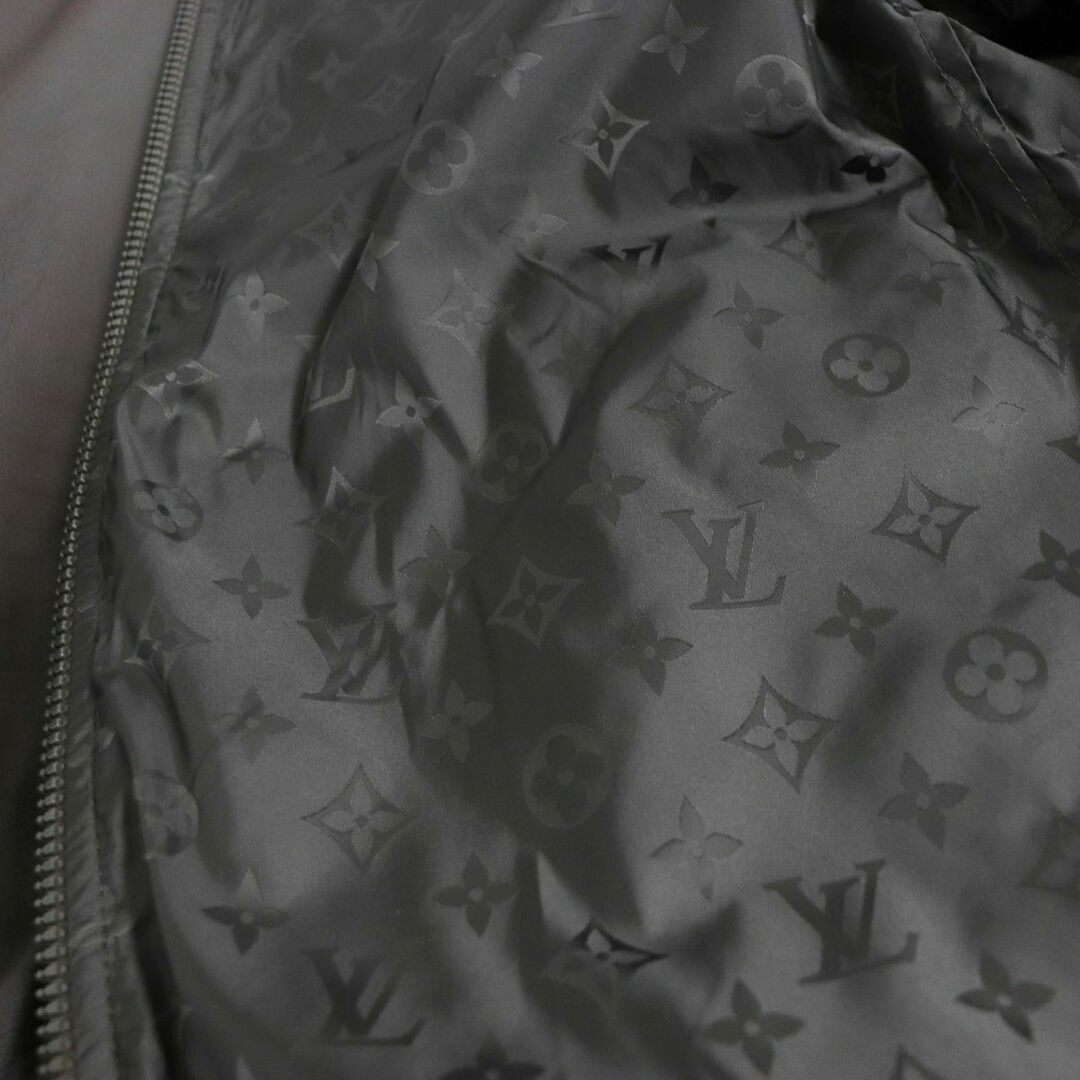 LOUIS VUITTON(ルイヴィトン)の美品□23SS ルイヴィトン モノグラム ロゴプレート レザー×ナイロン リバーシブル ブルゾンジャケット ダークブラウン 48 伊製 正規品 メンズのジャケット/アウター(ブルゾン)の商品写真