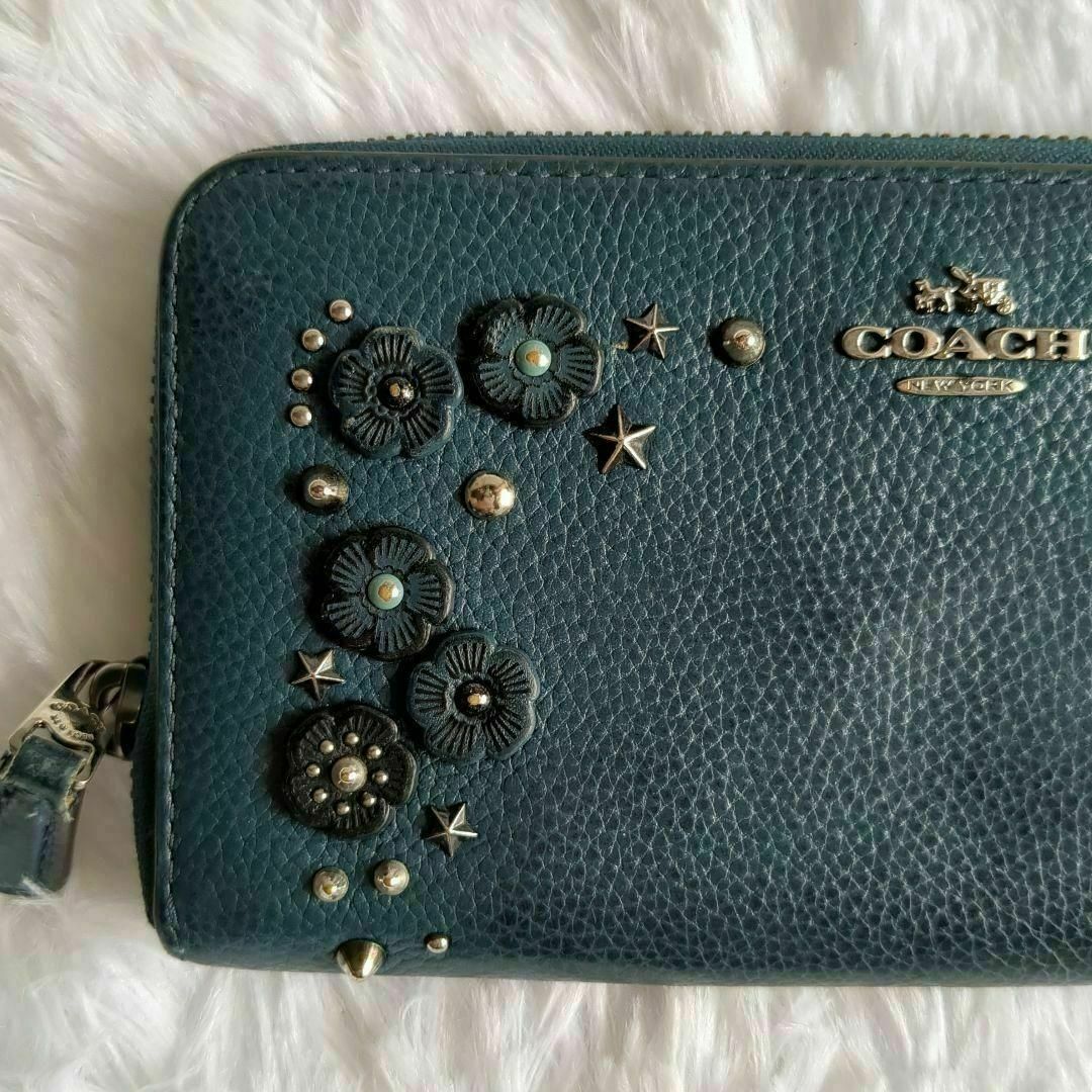 COACH(コーチ)のコーチ　長財布　ラウンドジップ　ティーローズ　花　アップリケ　レザー　ブルー系 レディースのファッション小物(財布)の商品写真