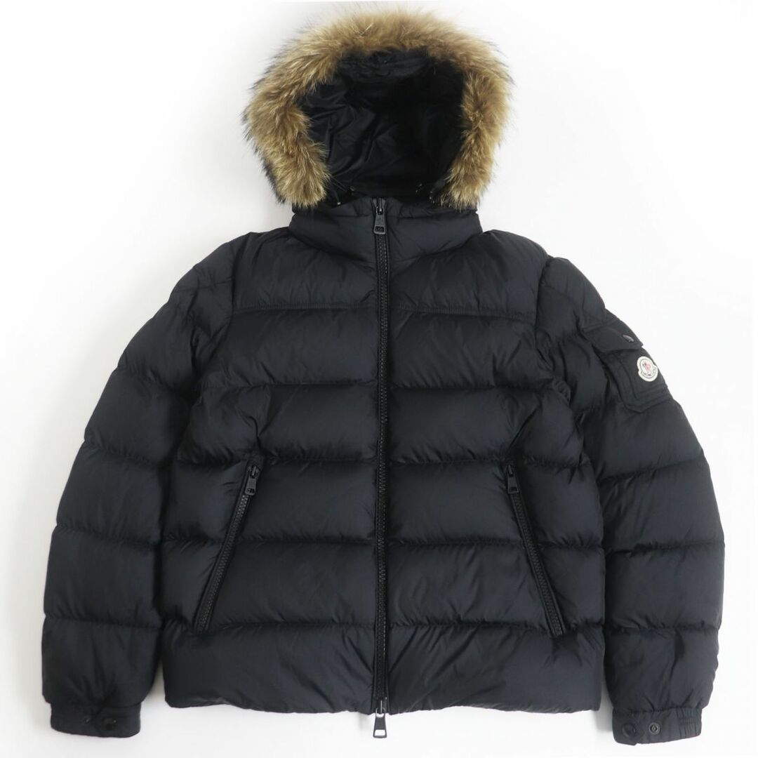 MONCLER(モンクレール)の美品□19-20AW MONCLER/モンクレール MARQUE/マルク ロゴワッペン コヨーテファー フーデッド WZIP ダウンジャケット ブラック 1 正規品 メンズのジャケット/アウター(ダウンジャケット)の商品写真