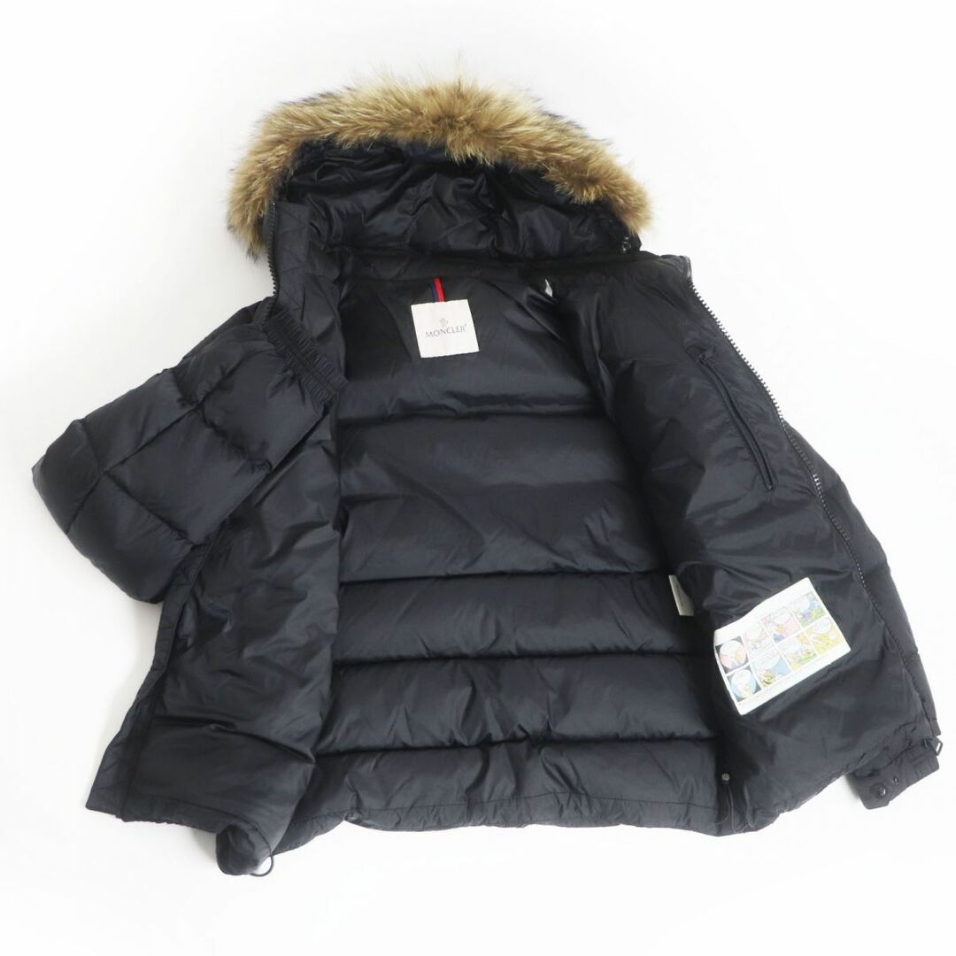 MONCLER(モンクレール)の美品□19-20AW MONCLER/モンクレール MARQUE/マルク ロゴワッペン コヨーテファー フーデッド WZIP ダウンジャケット ブラック 1 正規品 メンズのジャケット/アウター(ダウンジャケット)の商品写真